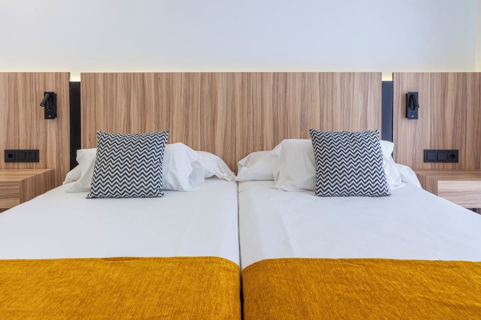 Apartment | 2 bedrooms, in-room safe, iron/ironing board, free WiFi