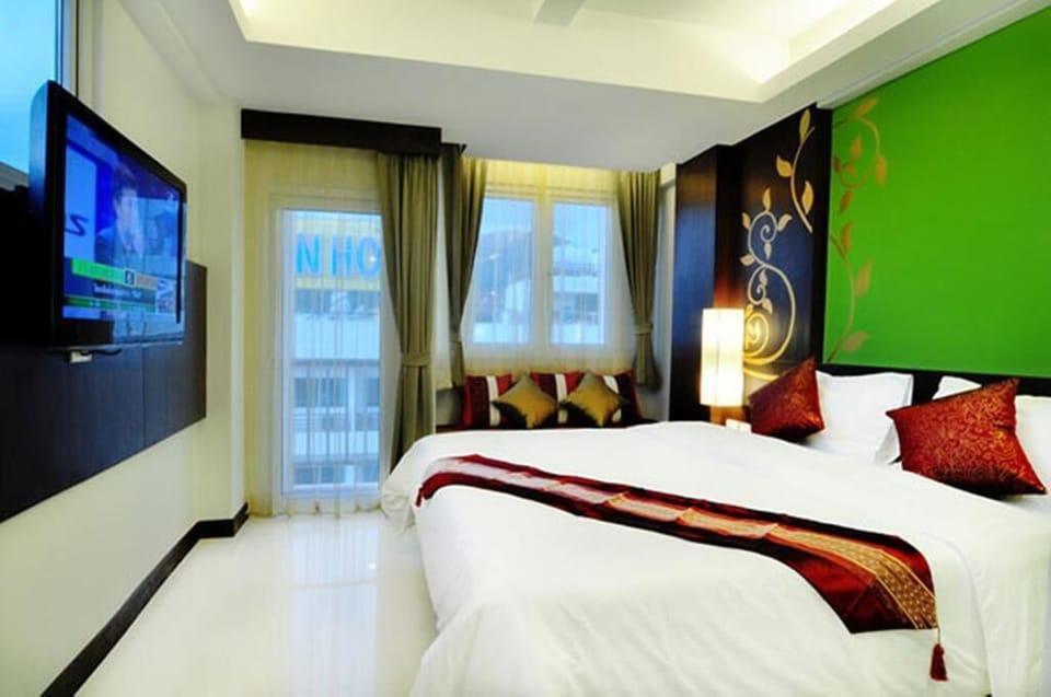 Superior Room, 1 Double Bed | Desk, laptop workspace, free WiFi, bed sheets