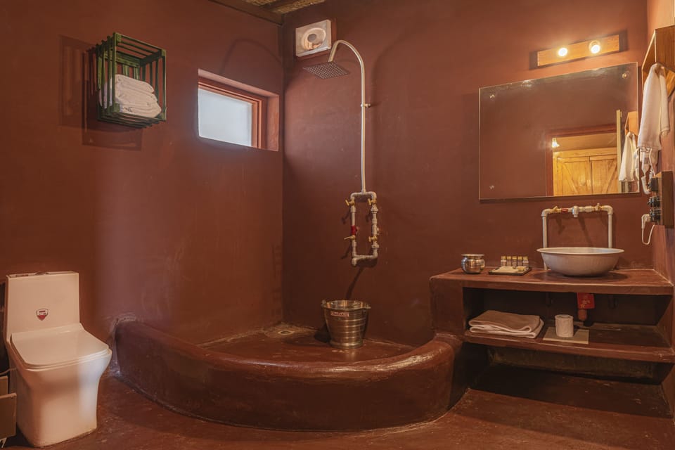 Traditional Room, Balcony, Mountain View | Bathroom | Shower, free toiletries, towels, soap