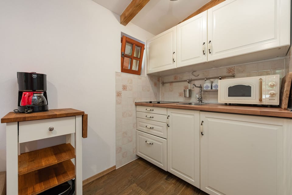 Villa, 3 Bedrooms, Private Pool, Sea View | Private kitchen | Microwave, oven, dishwasher, coffee/tea maker