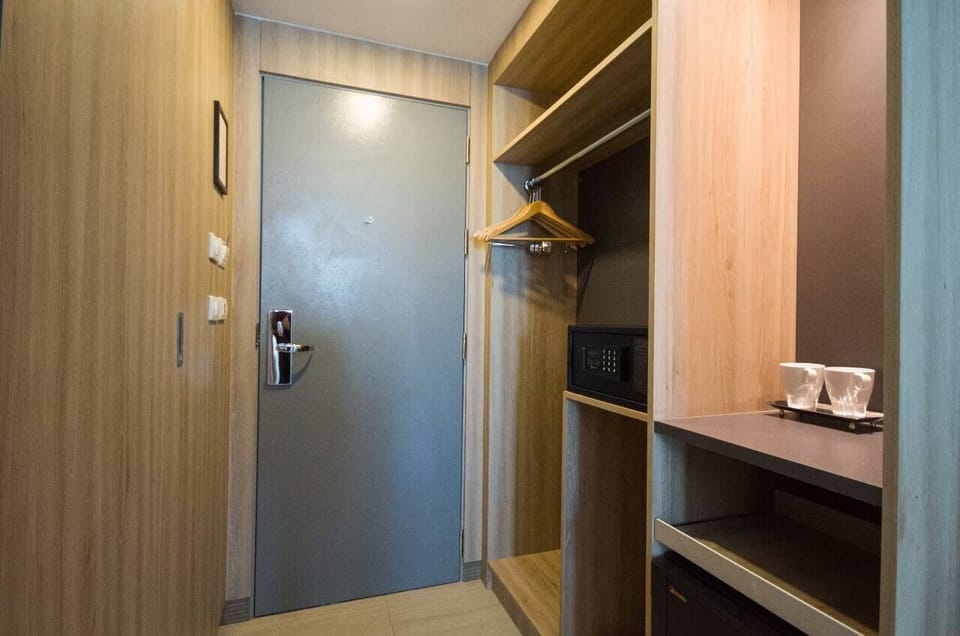 In-room safe, desk, blackout drapes, free WiFi