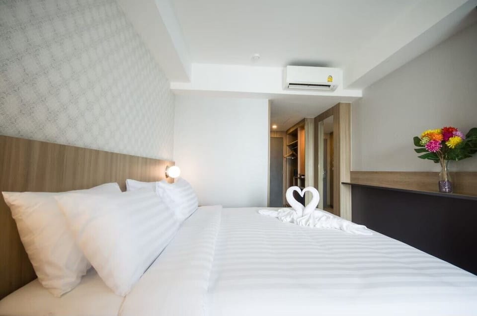 Superior Room | In-room safe, desk, blackout drapes, free WiFi