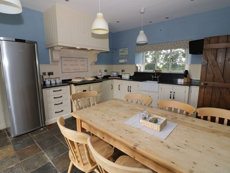 Cottage | Interior