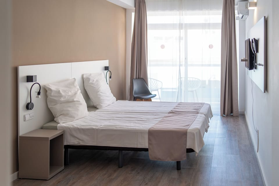 Classic Double Room, Balcony | Down comforters, in-room safe, blackout drapes, free WiFi
