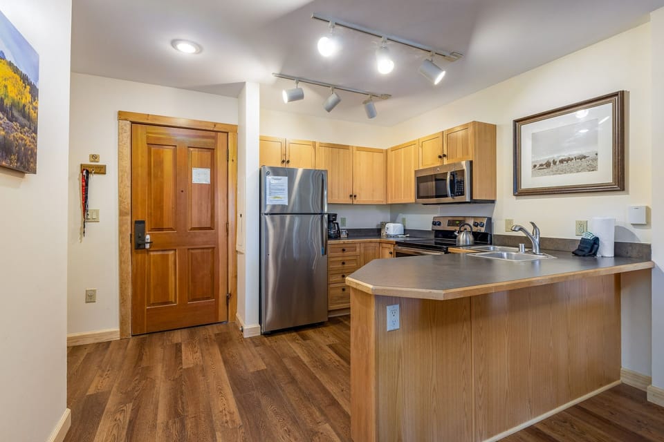 Condo, 2 Bedrooms | Private kitchen | Coffee/tea maker, fridge, oven, toaster