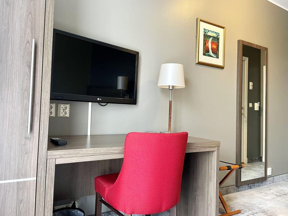 Budget Single Room | Desk, blackout drapes, WiFi (free), bed sheets
