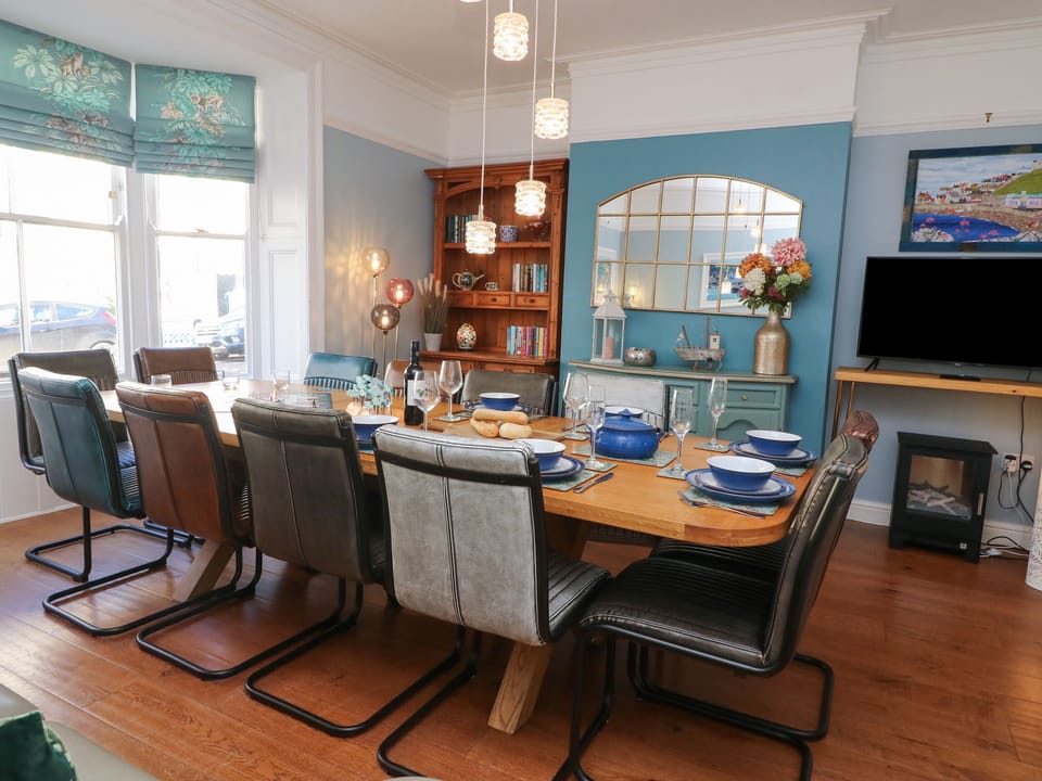 Cottage | Interior