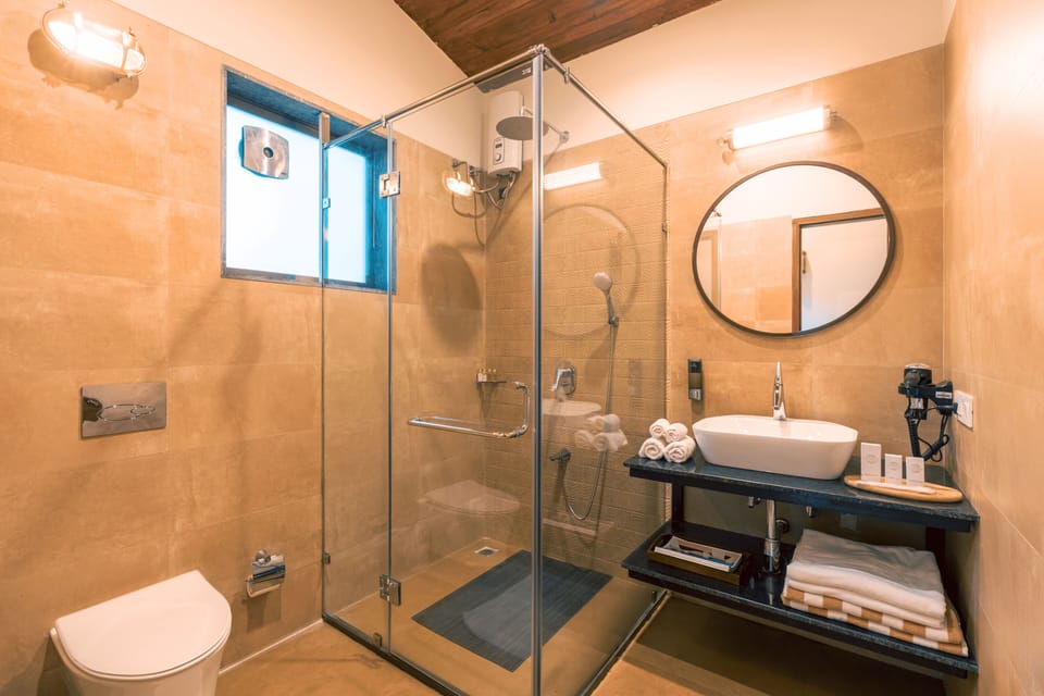  Pond Pad | Bathroom | Shower, free toiletries, hair dryer, bidet