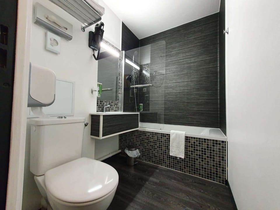 Eco-friendly toiletries, hair dryer, towels