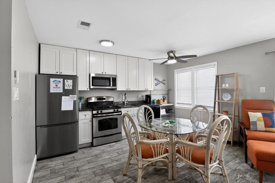 223_10th_St_N-Kitchen-_003