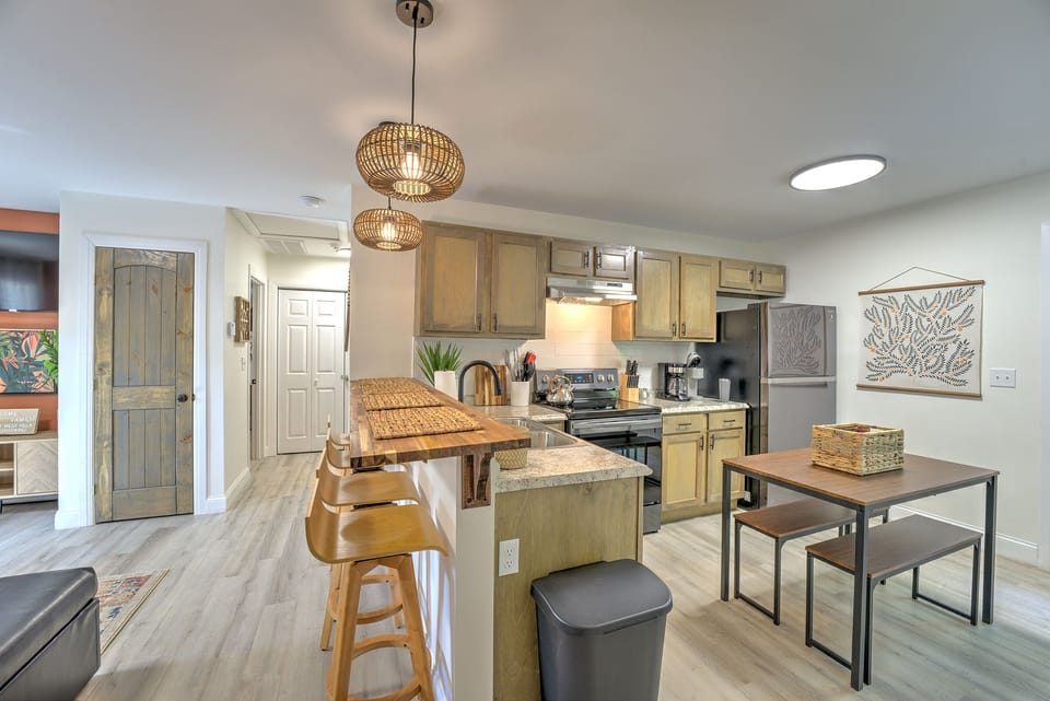 Dine-in kitchen