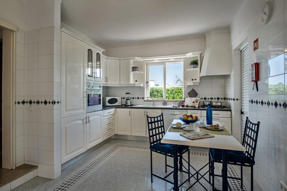 Full equipped kitchen