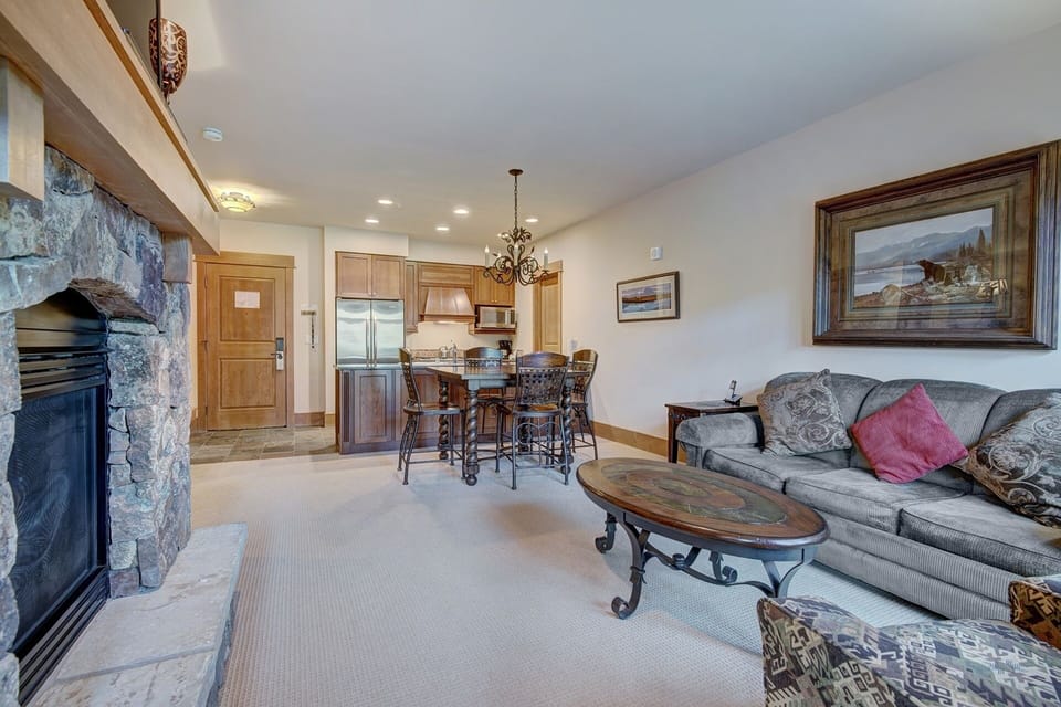 Flooring, Living Room, Room, Indoors, Couch