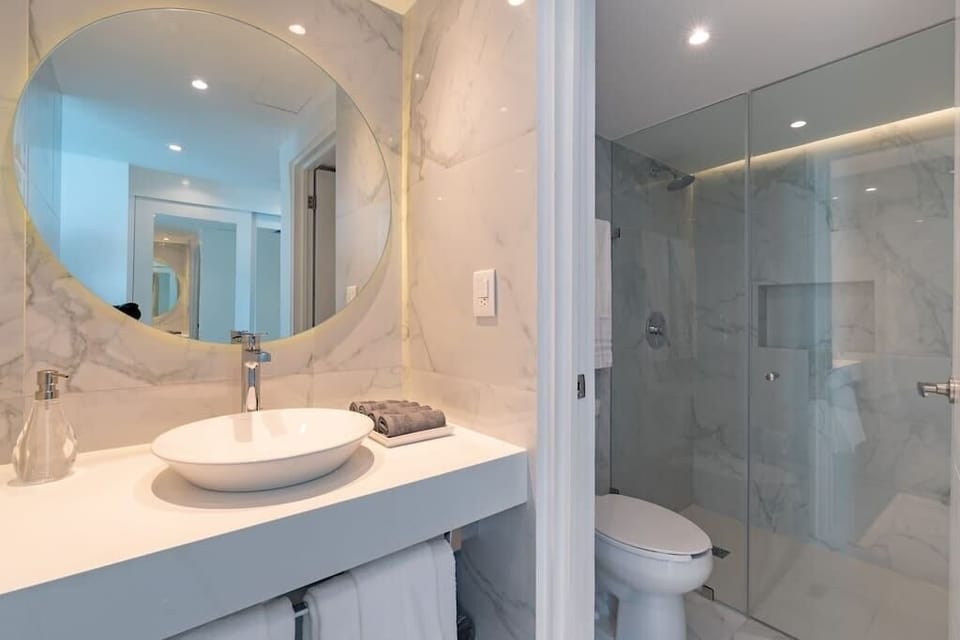 bathroom / baño