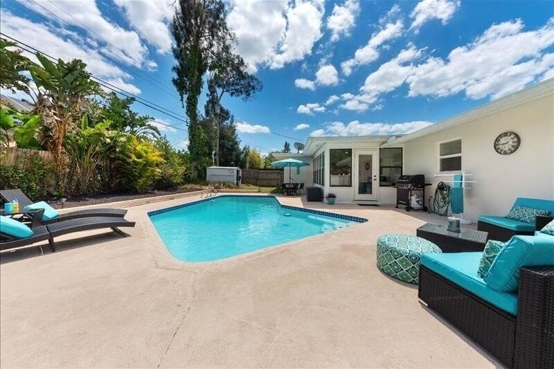 Pool with Extended View