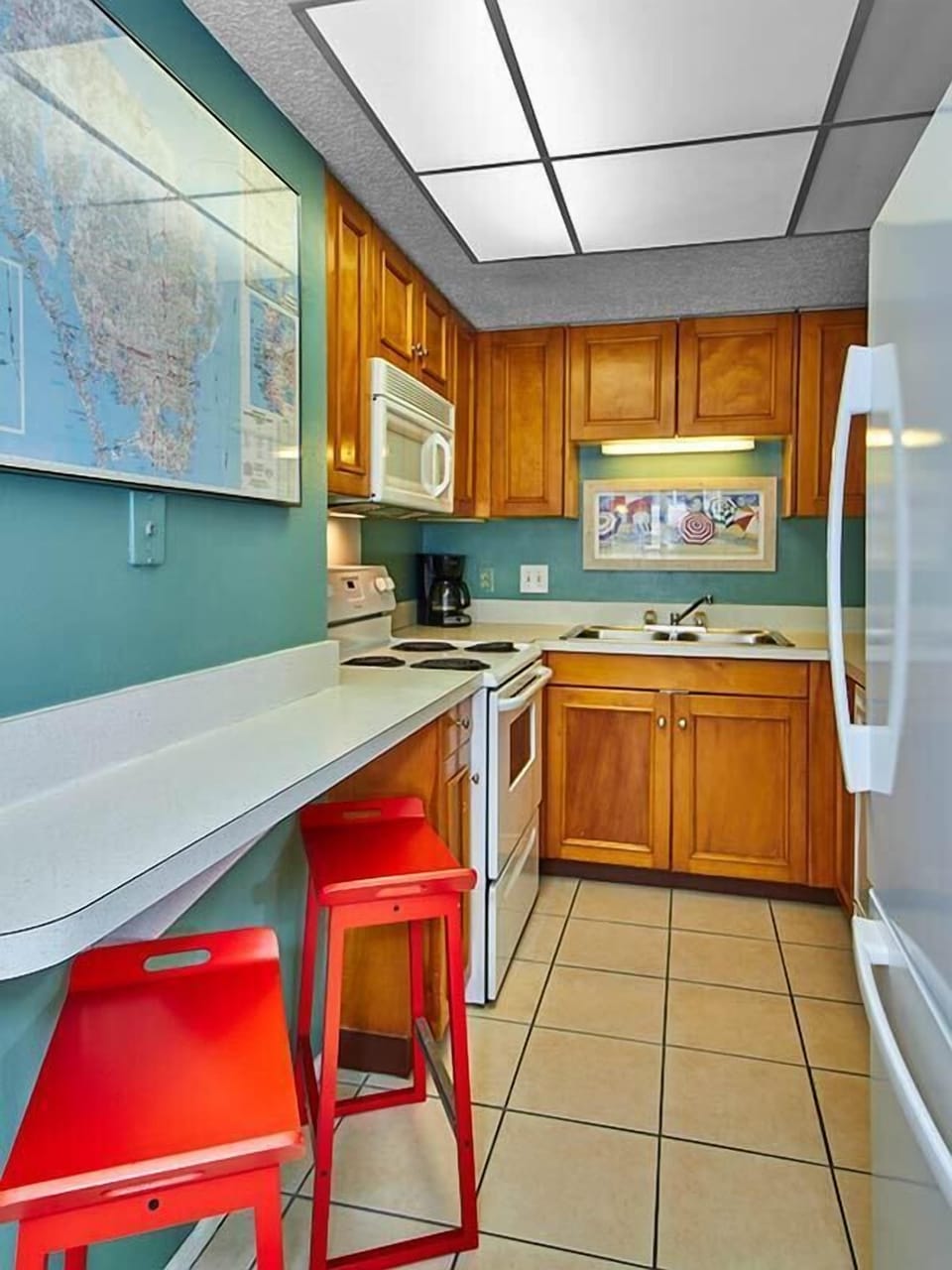 Kitchen with Breakfast Bar