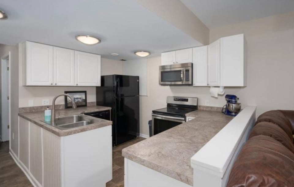 Full size kitchen 