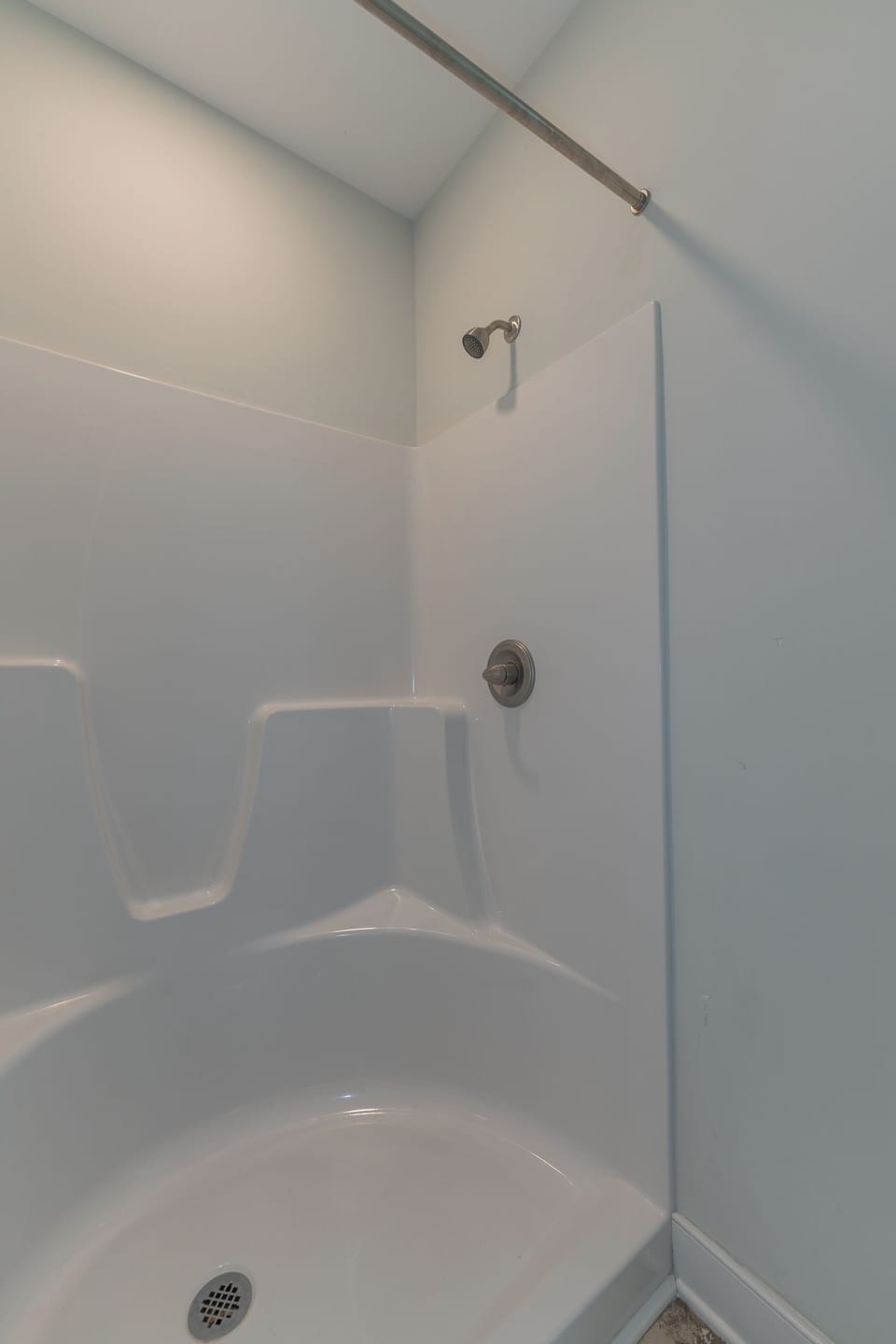 Master shower with shampoo, conditioner, and body wash provided