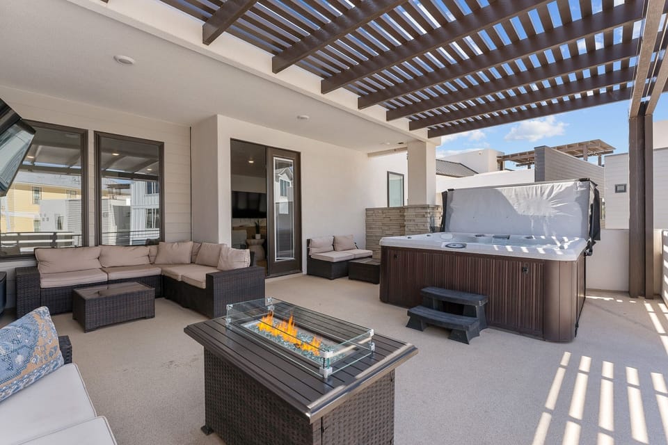 Townhome, 5 Bedrooms | Property grounds