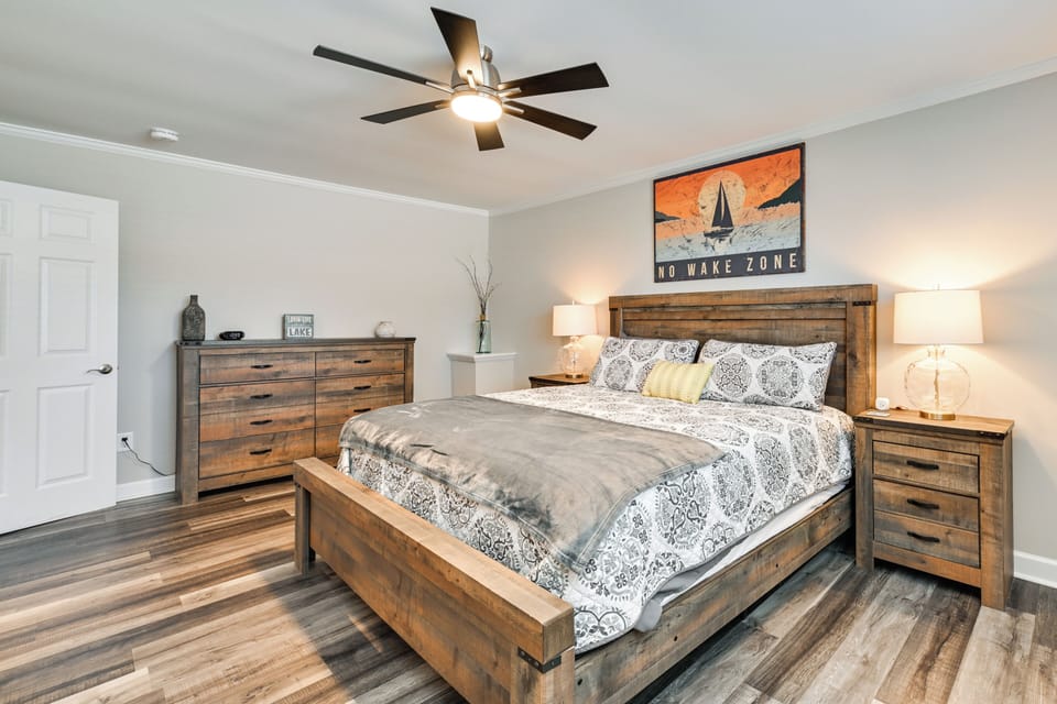 Bedroom 1 | King Bed