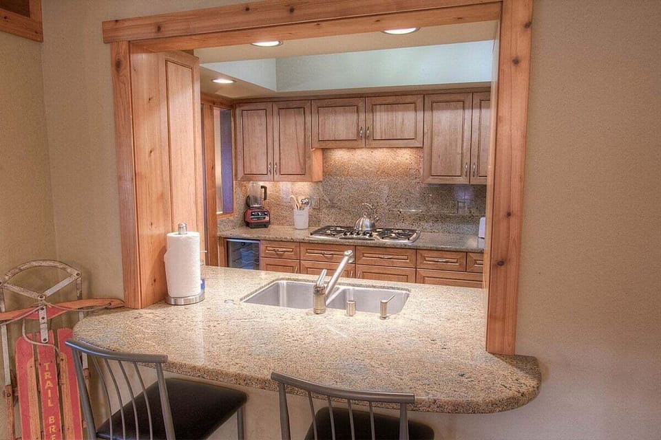1st Level- Kitchen Bar
