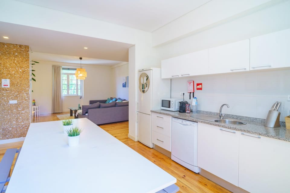 House | 4 bedrooms, WiFi