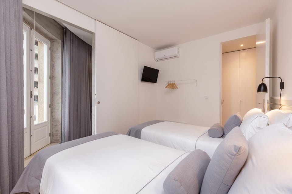 House | 4 bedrooms, iron/ironing board, WiFi