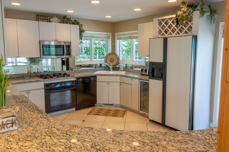 Main Level | Kitchen