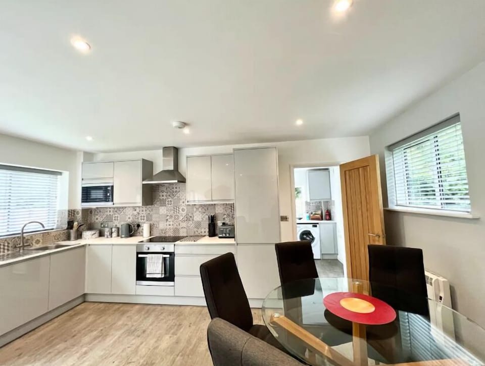 Kitchen Dining Area