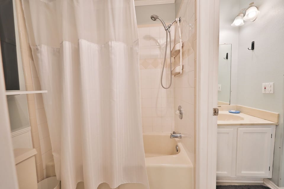 Shower/tub combo.