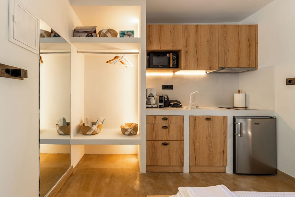wardrobe and kitchenette 