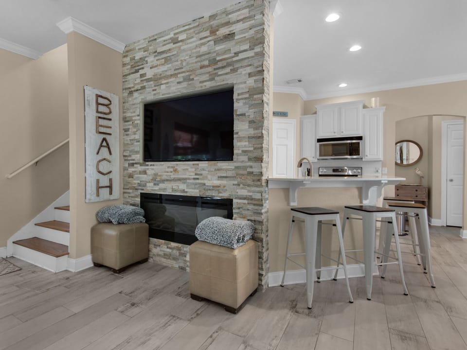 1st Floor Living Area TV     (fireplace inoperable)