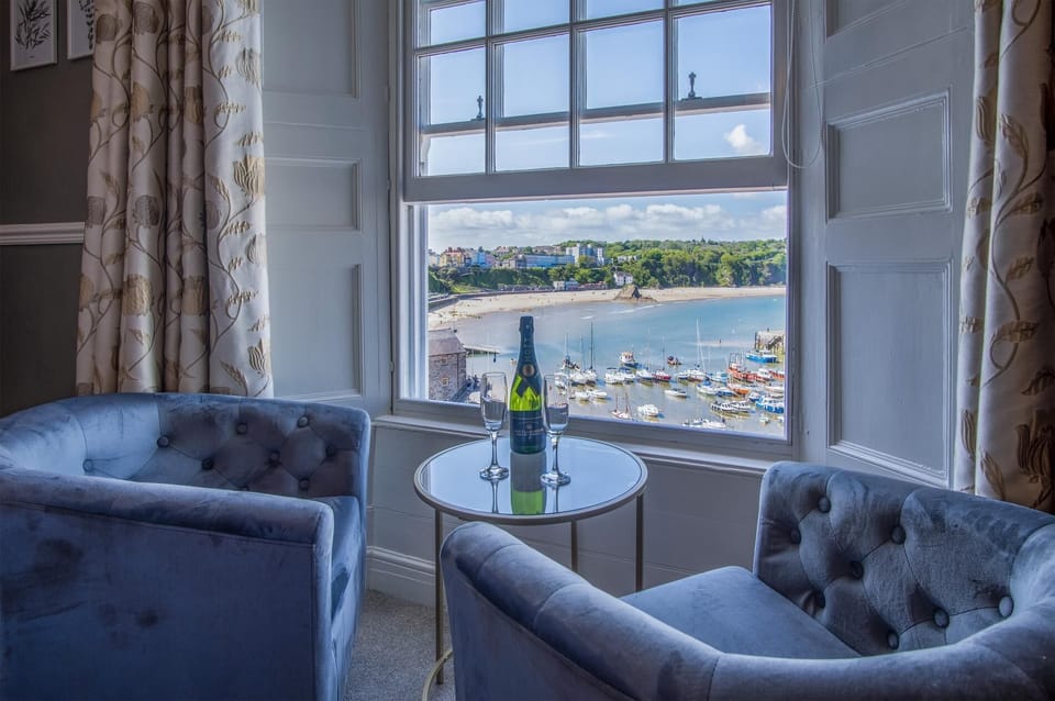Gwynne House - 6 Bed Holiday Home - Tenby Harbour (10198)