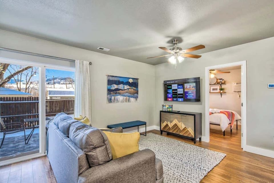 Totally open living room area :)