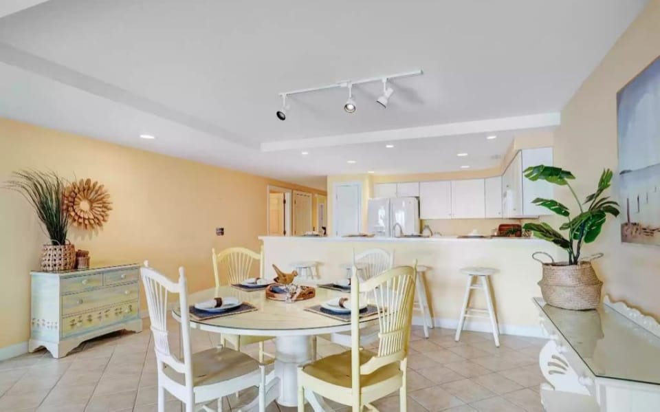 Dining Area 2