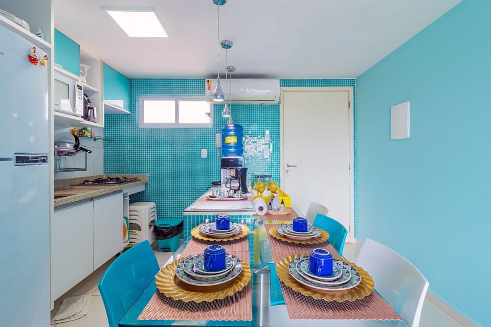 Family Apartment | Private kitchen | Fridge, cookware/dishes/utensils