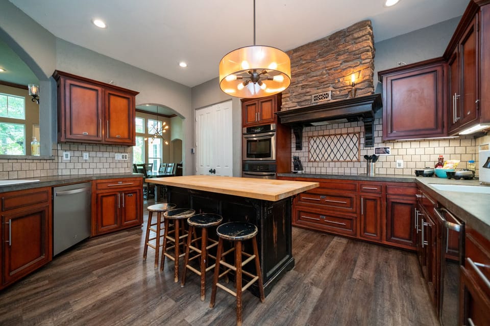 Large Master Chef Kitchen with lots of counterspace and double ovens