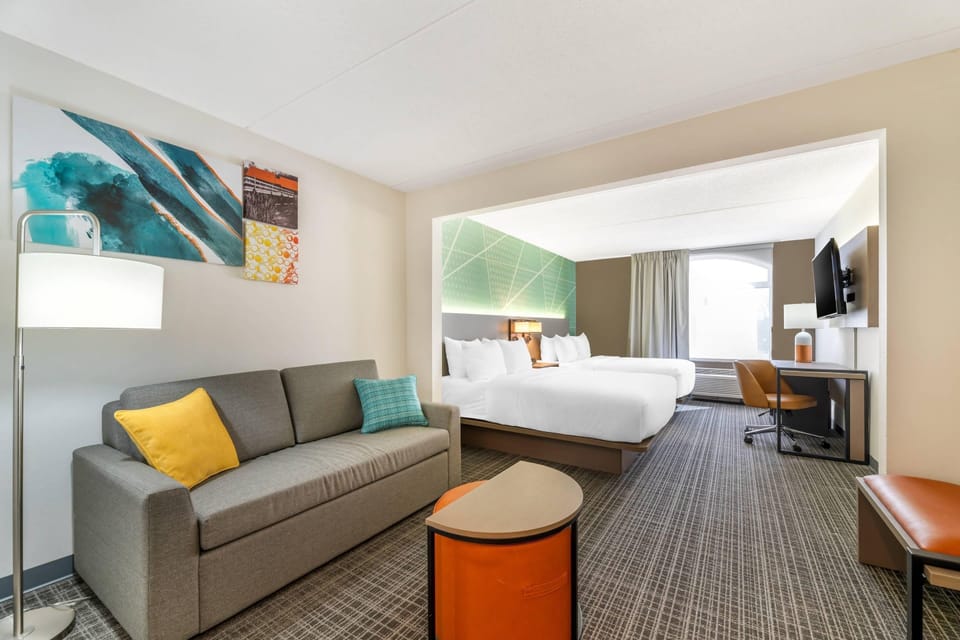 Business Room, 2 Queen Beds, Non Smoking (Suite) | Premium bedding, desk, laptop workspace, soundproofing