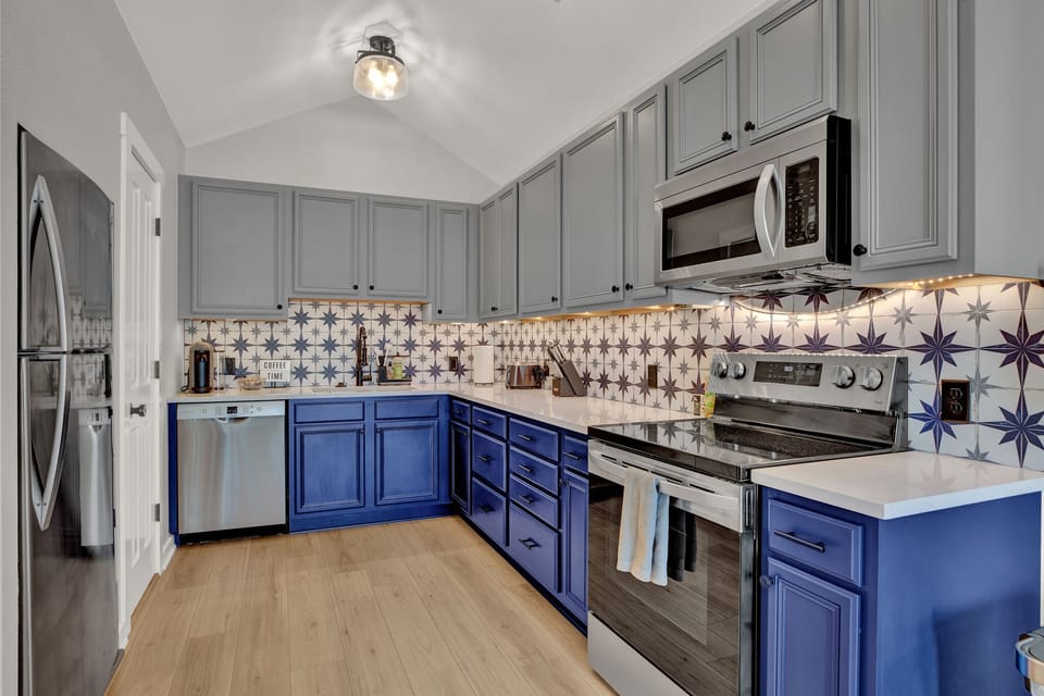 Full Kitchen with all Equipment!