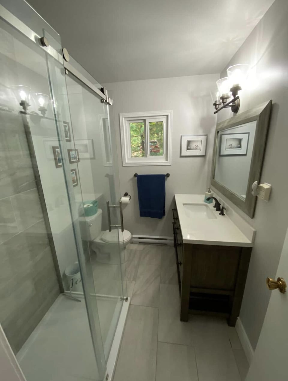 Newly renovated washroom 