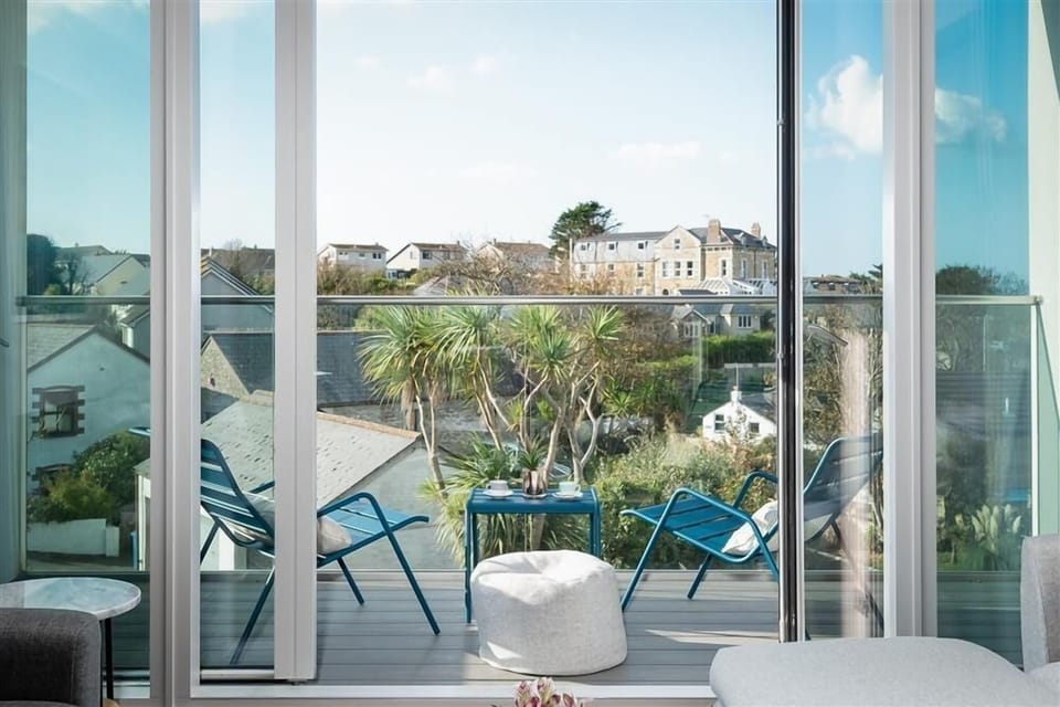 Balcony at 6 The Strand, Porth, self catering, Cornwall.