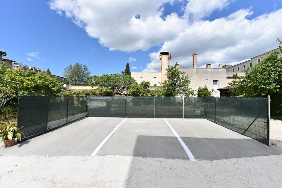 Sport court