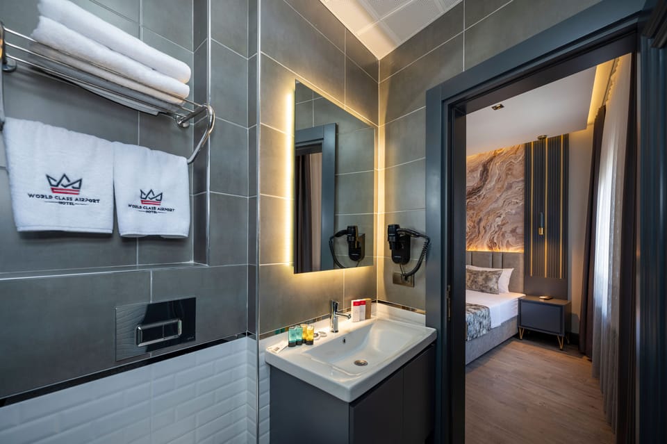 Shower, hair dryer, slippers, bidet