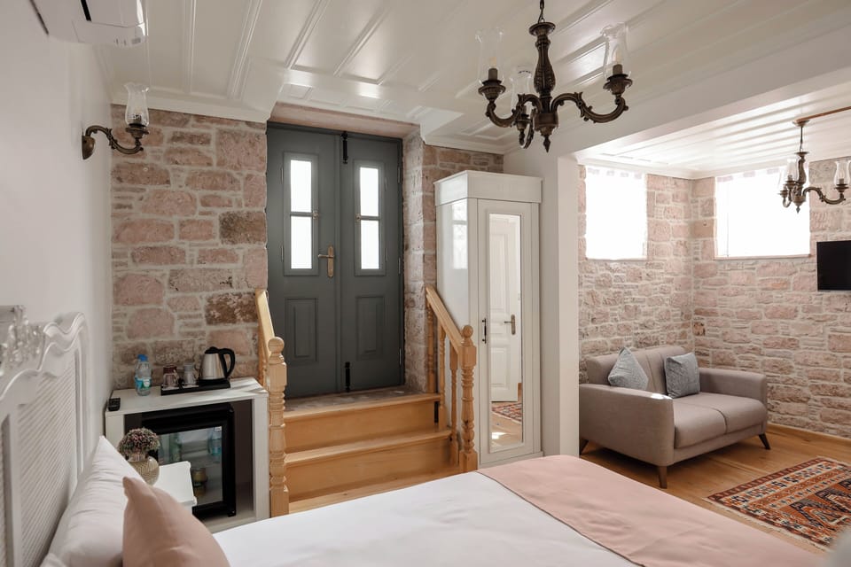 Suite Oda | Premium bedding, free minibar items, free WiFi, bed sheets