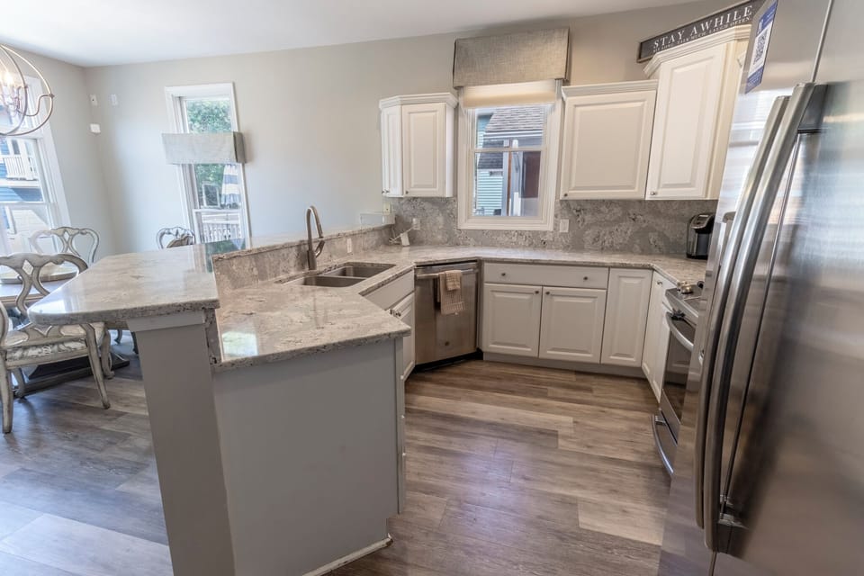 Main Level | Kitchen