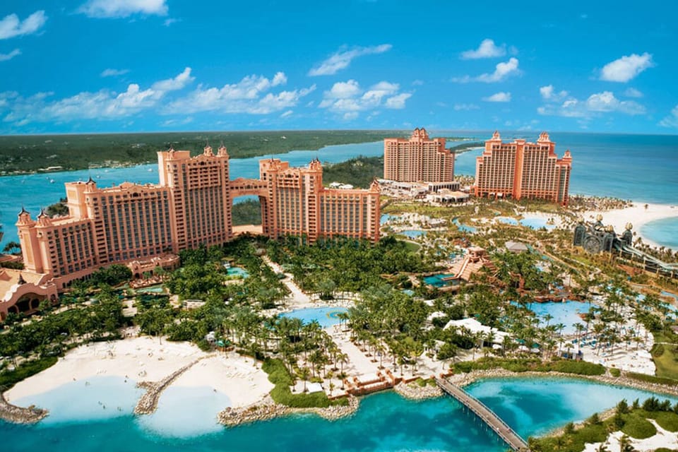 Atlantis / Paradise Island only 3 Miles away