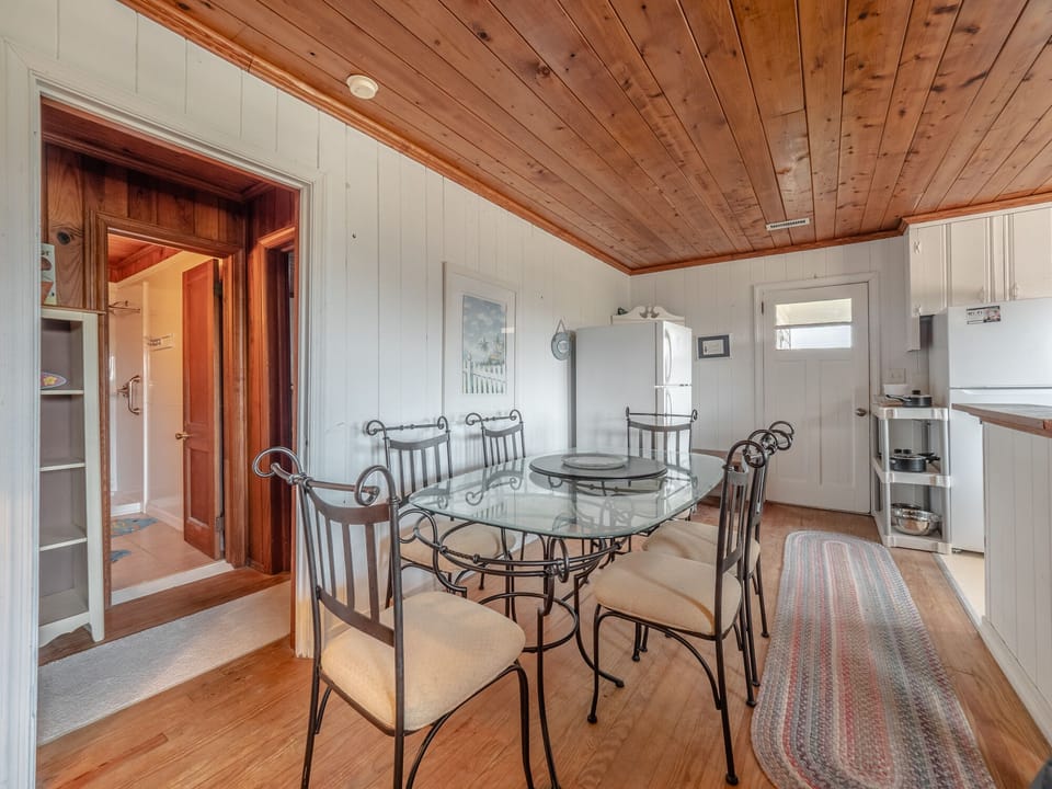 Dining Table - Seating for 6