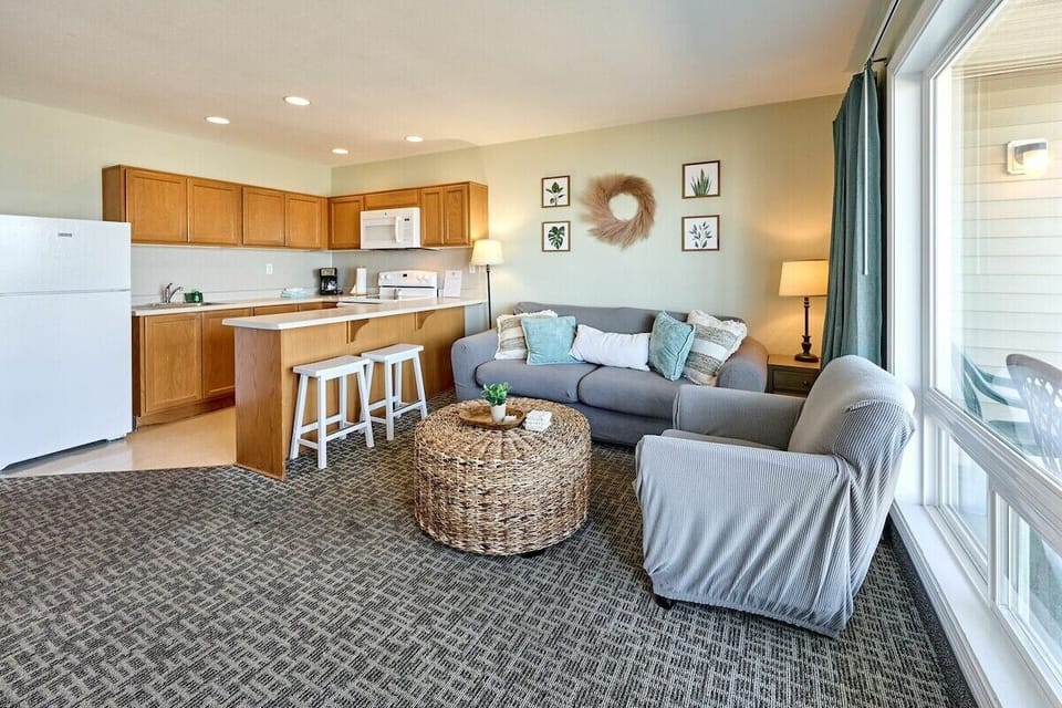 Make this ocean view suite your home away from home