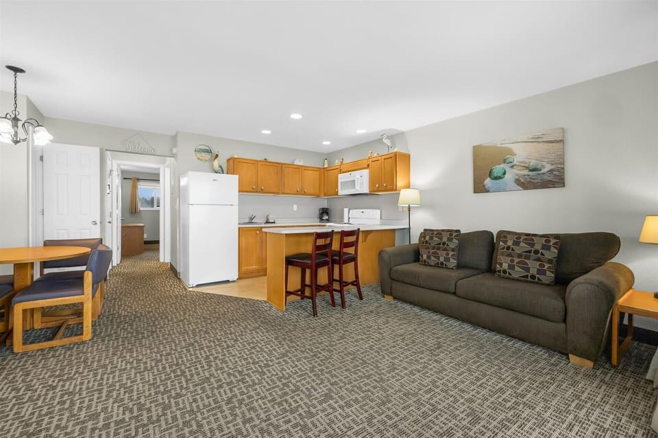 There's plenty of room for everyone to relax here