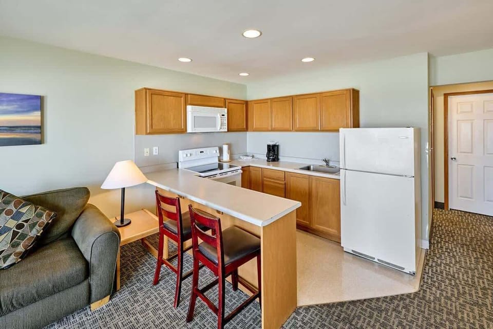 The unit has a full kitchen